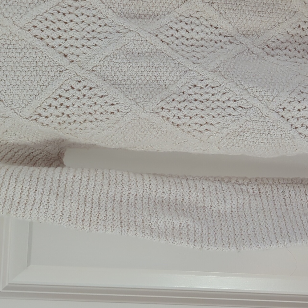 American Eagle Outfitters off-white chunky Sweater - Picture 11 of 13